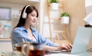 The Best Transcription Jobs for Beginners and Pros in 2024 – 9 Ways to Get Started